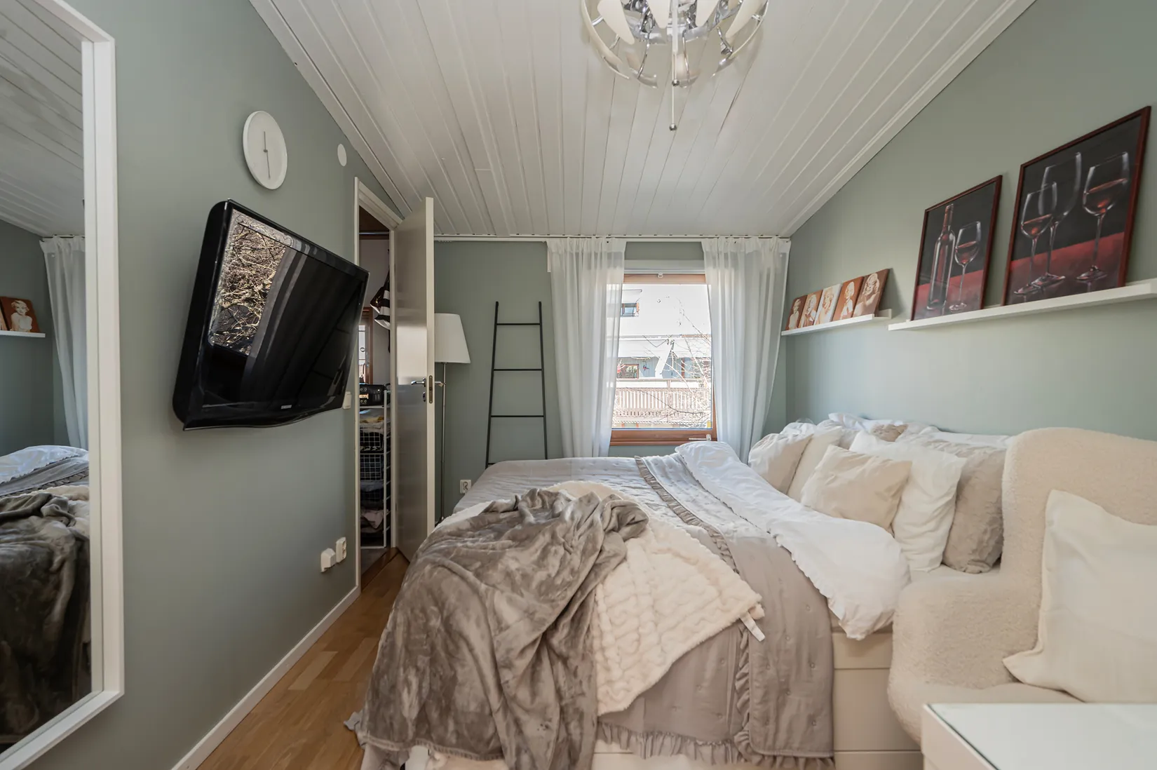 Radhus, Väpnarevägen 57, Huddinge