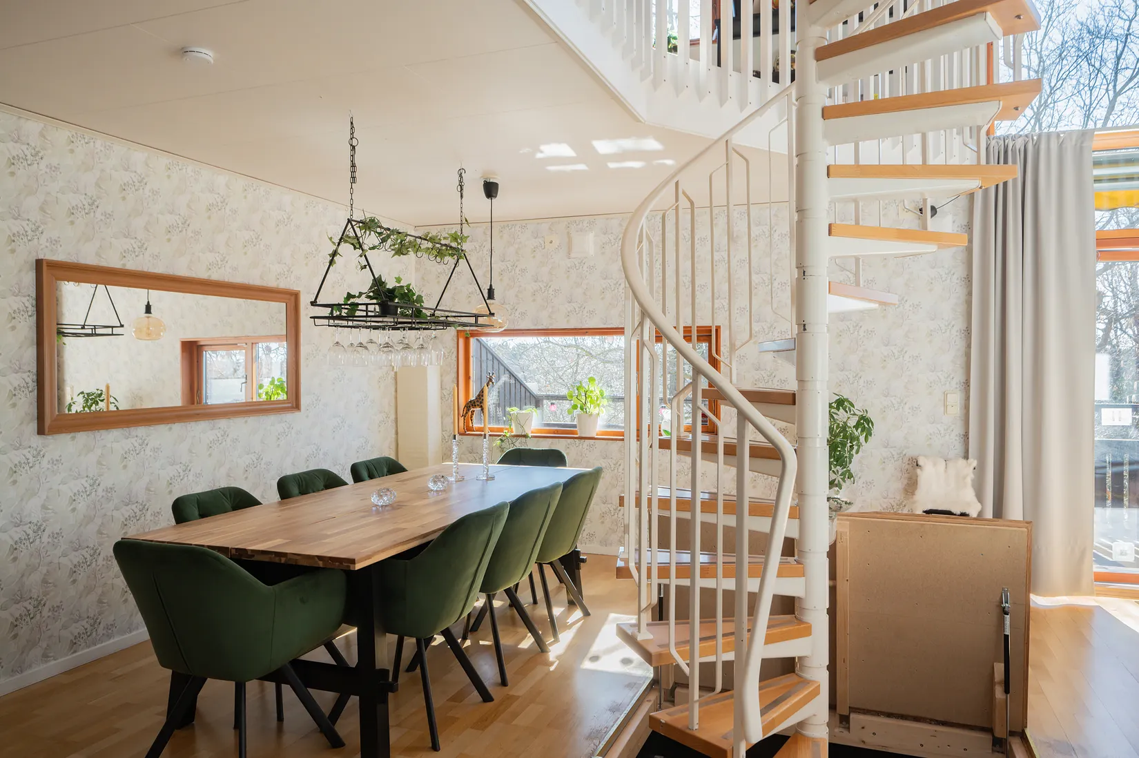 Radhus, Väpnarevägen 57, Huddinge