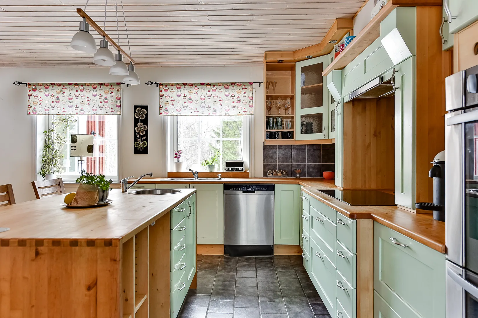 Villa, Mellansvartbäck 100, Bjännsjö, Umeå