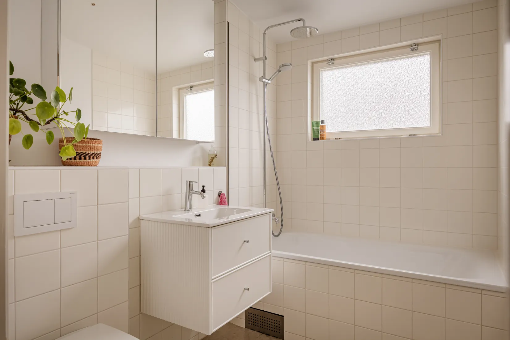 Bostadsrätt, Radhus, Riksrådsvägen 75, Bagarmossen, Stockholm