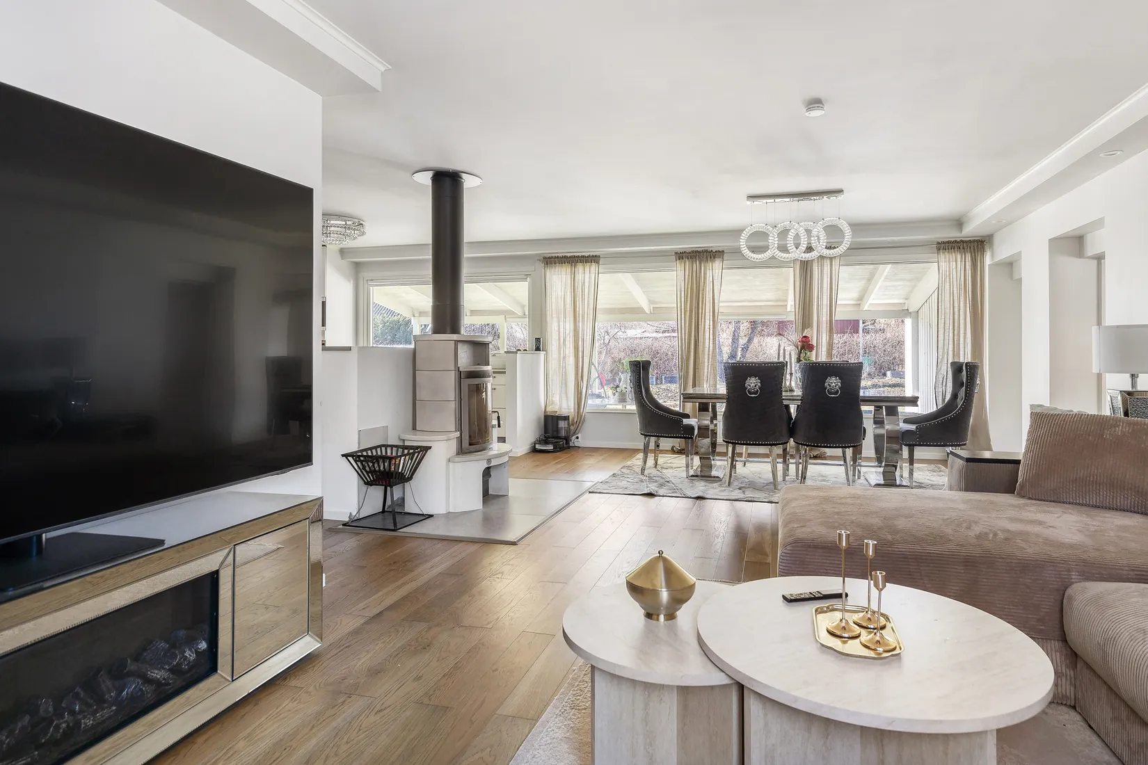 Villa, Tvärvägen 7, Kungsängen/Centrum, Upplands-Bro