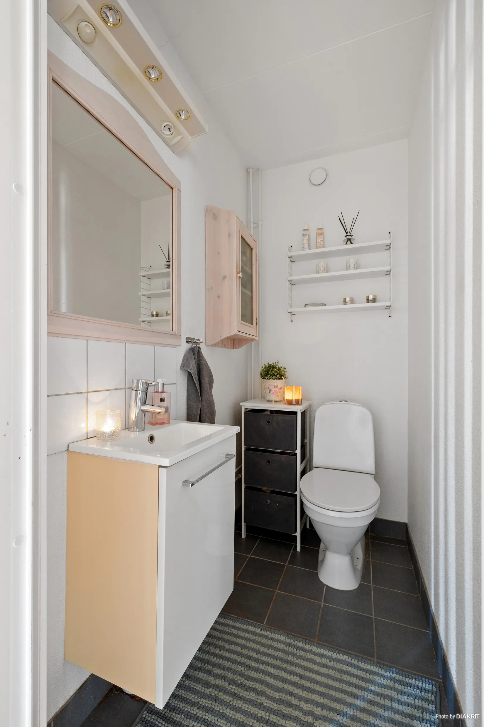 Villa, Radhus, Vattenmåravägen 20, Sjukyrkoberget, Upplands Väsby