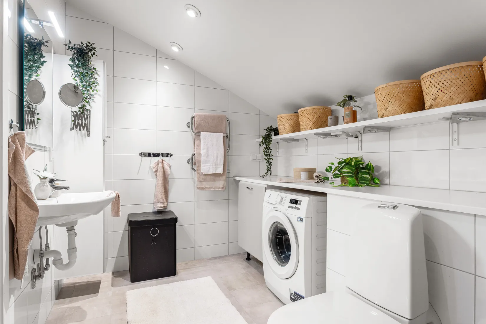 Bostadsrätt, Engelbrektsvägen 26C, 5 tr. (högst upp), Jakobsberg, Järfälla