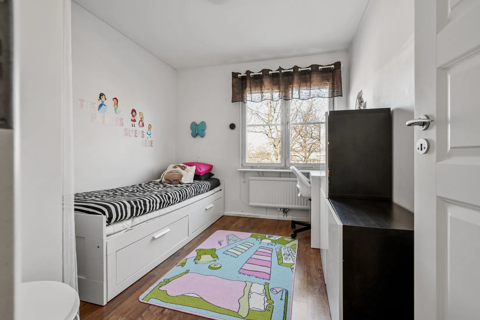 Bostadsrätt, Radhus, Sadelgatan 153, Smedby, Upplands Väsby