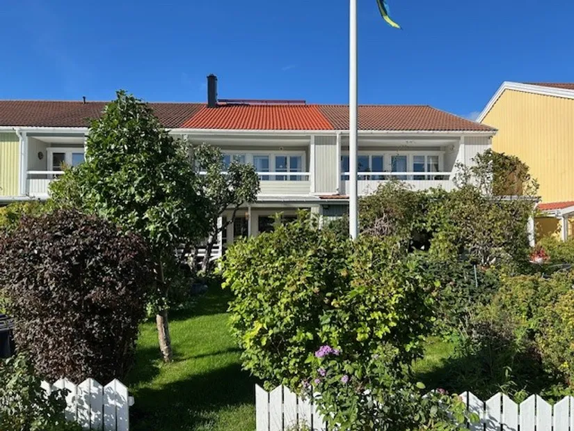 Villa, Radhus, Lövmovägen 66, Bollstanäs, Upplands Väsby