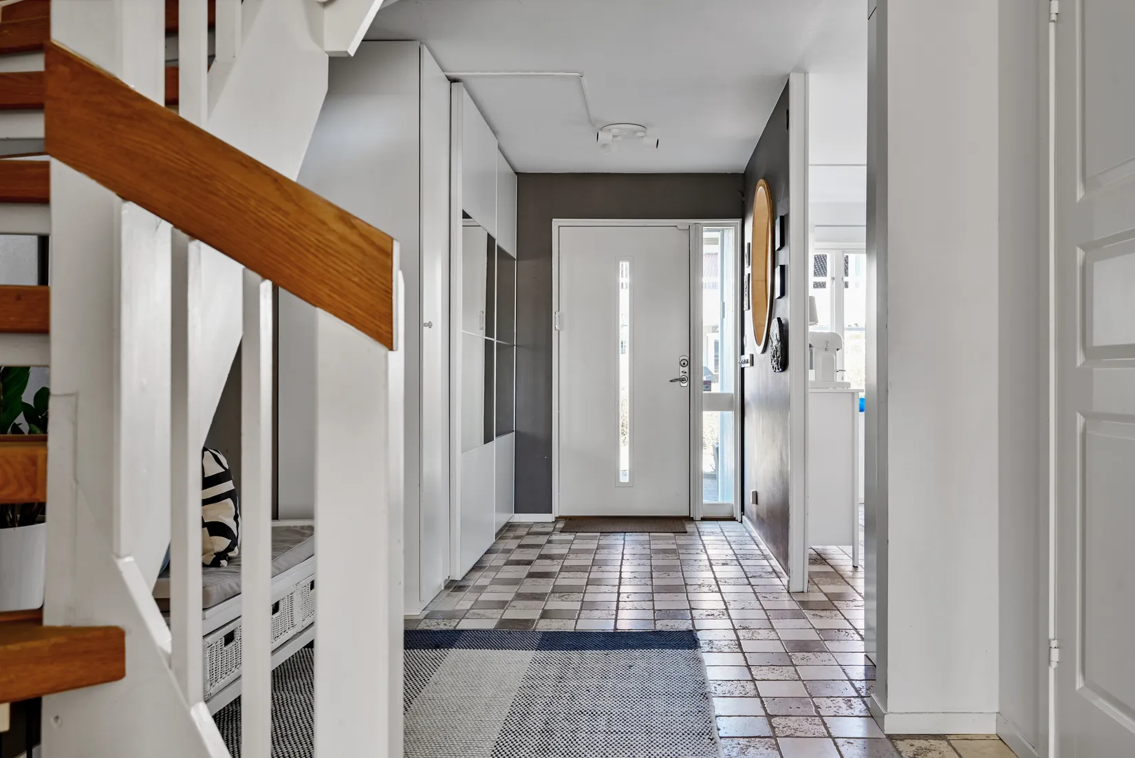 Villa, Radhus, Lövmovägen 66, Bollstanäs, Upplands Väsby