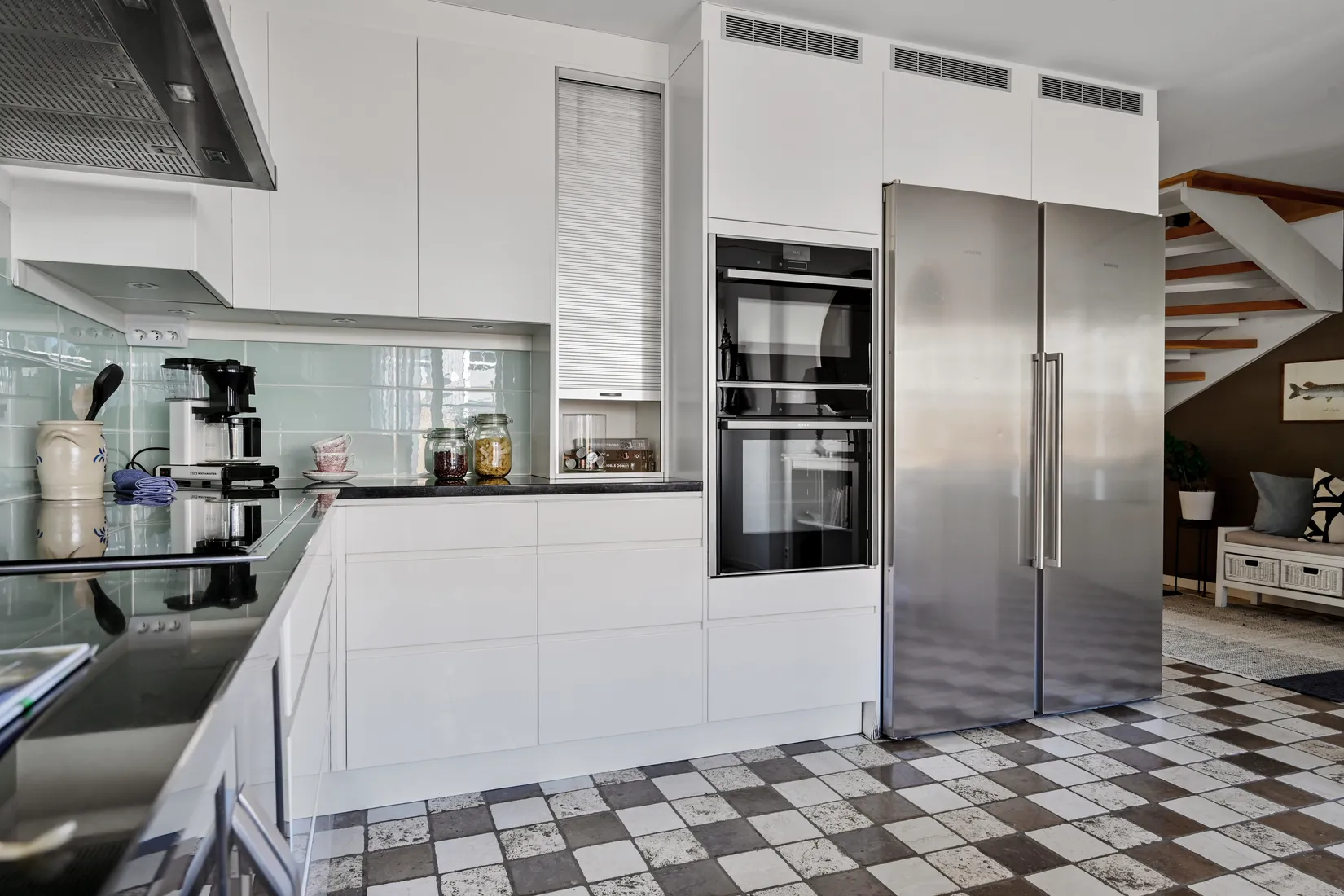 Villa, Radhus, Lövmovägen 66, Bollstanäs, Upplands Väsby