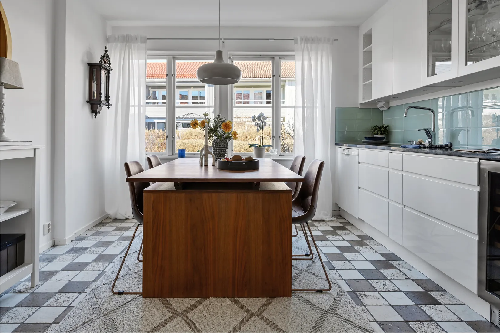 Villa, Radhus, Lövmovägen 66, Bollstanäs, Upplands Väsby