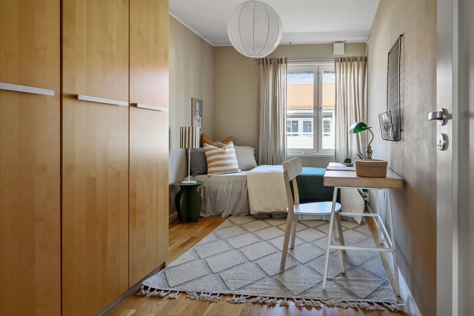 Villa, Radhus, Lövmovägen 66, Bollstanäs, Upplands Väsby