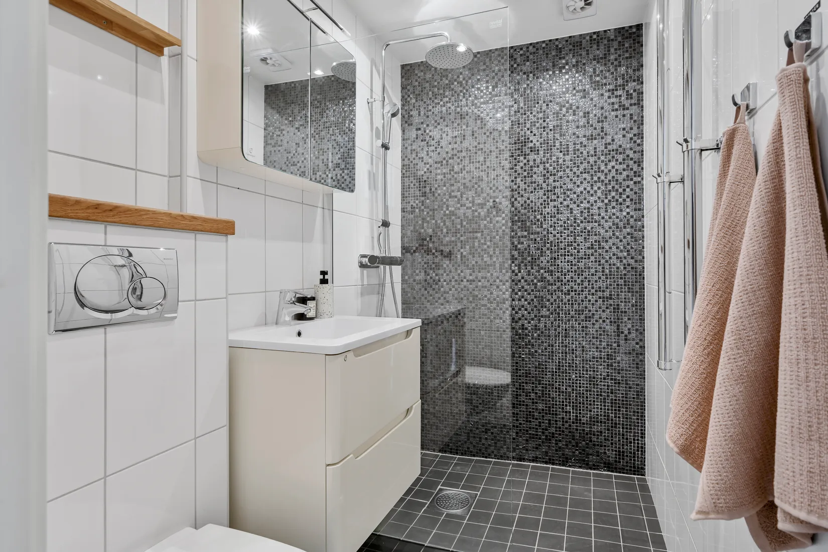 Villa, Radhus, Flädervägen 10, Bollstanäs, Upplands Väsby