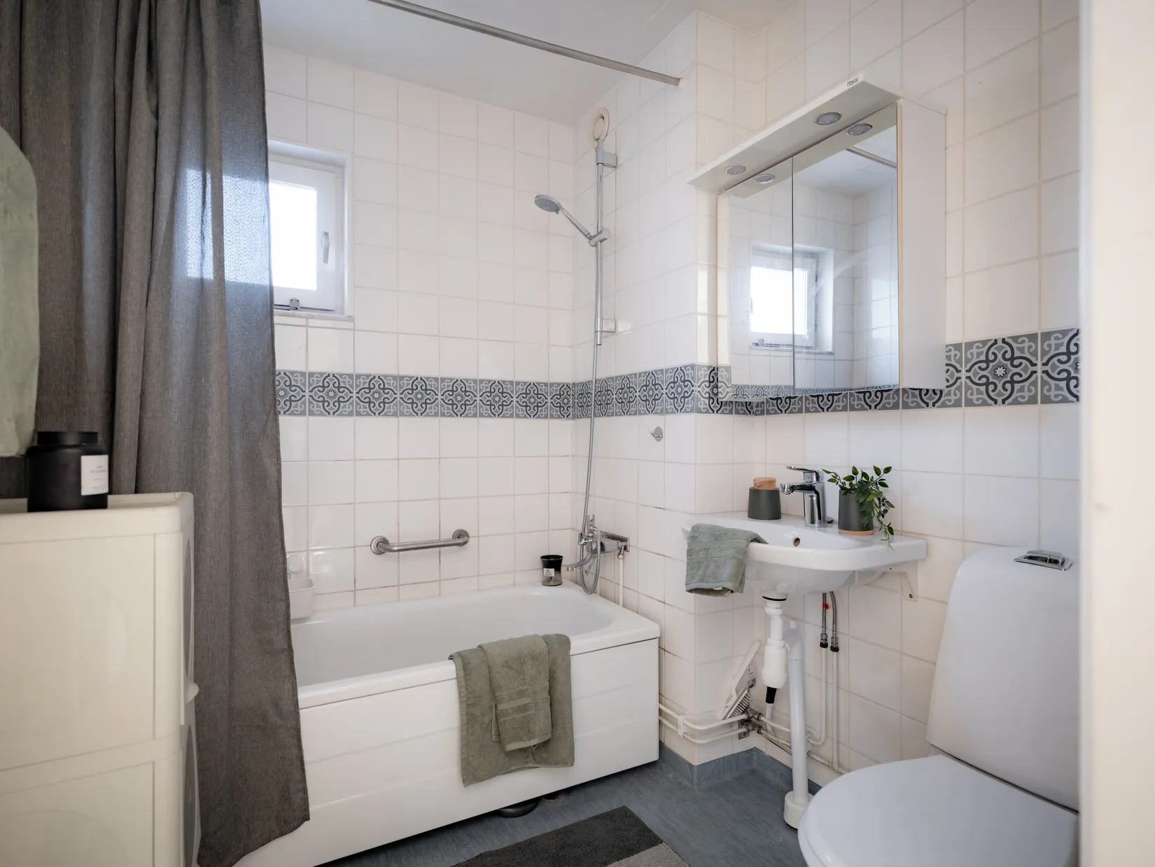 Villa, Radhus, Ättehagsvägen 31, Gribbylund, Täby