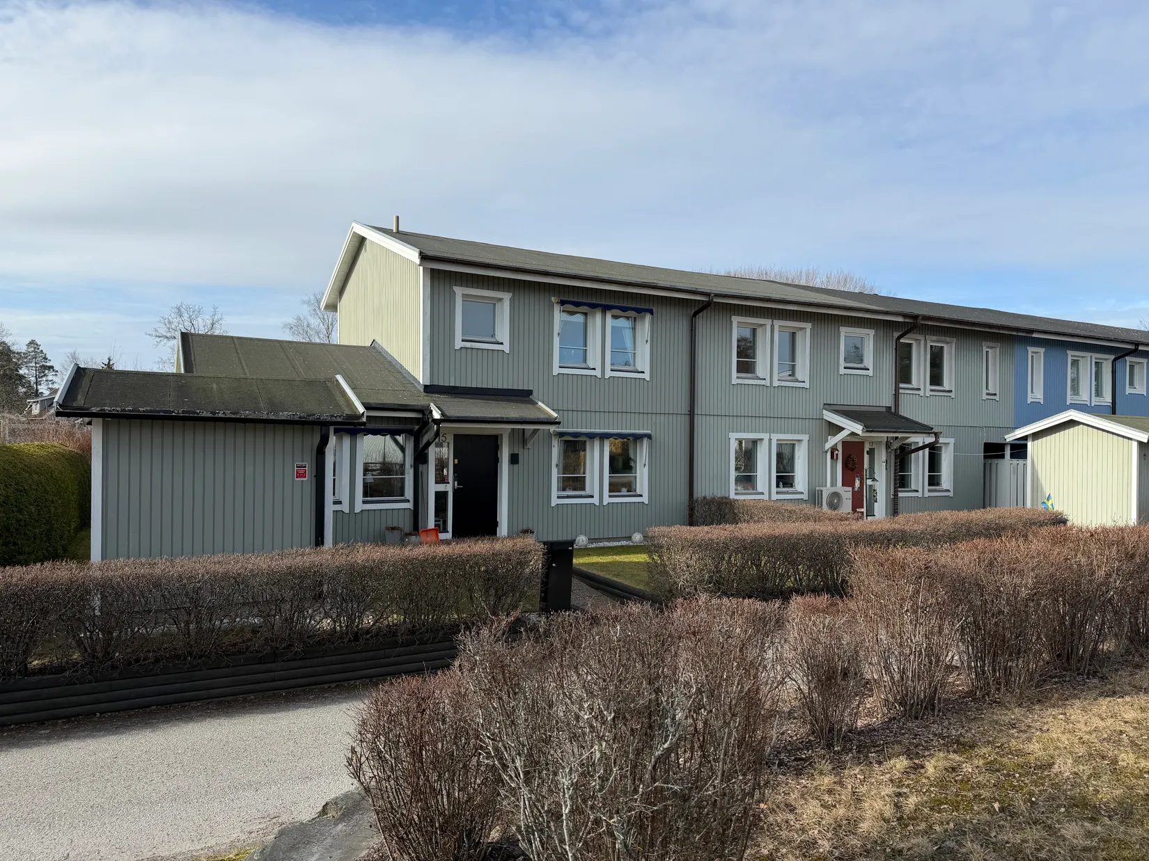 Villa, Radhus, Hasselnötsvägen 15, Viksjö Hummelmora, Järfälla