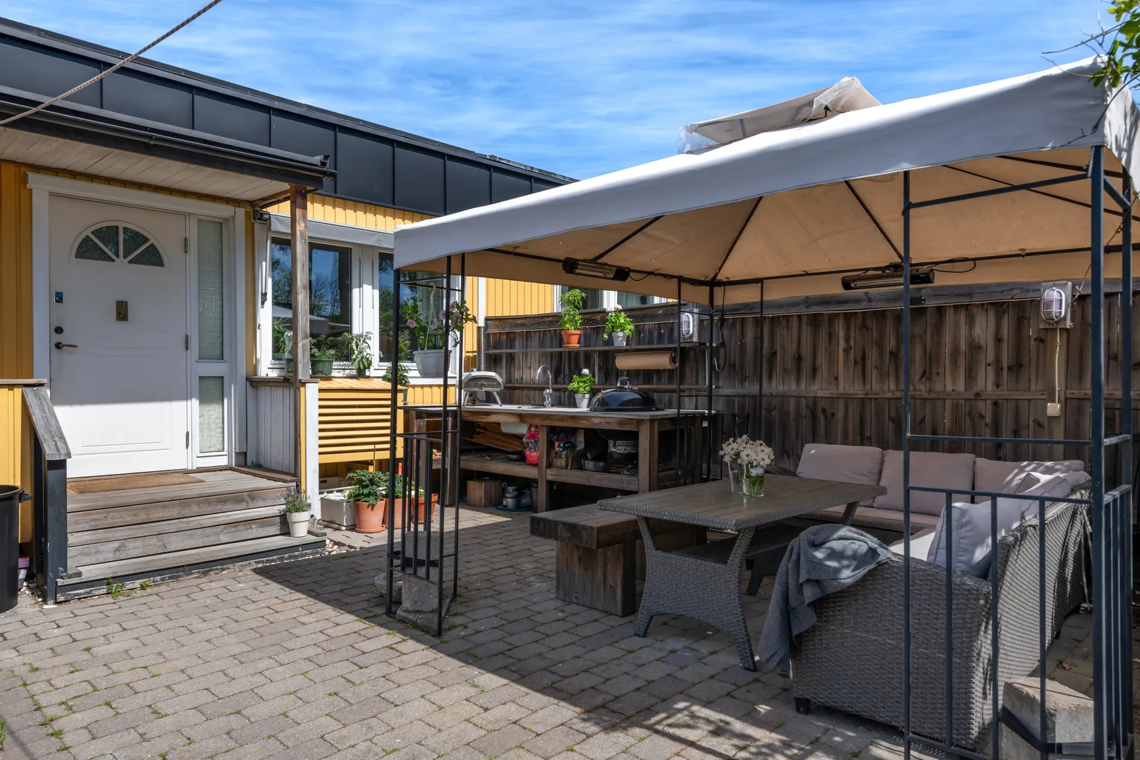 Villa, Radhus, Dianavägen 30, Gribbylund, Täby