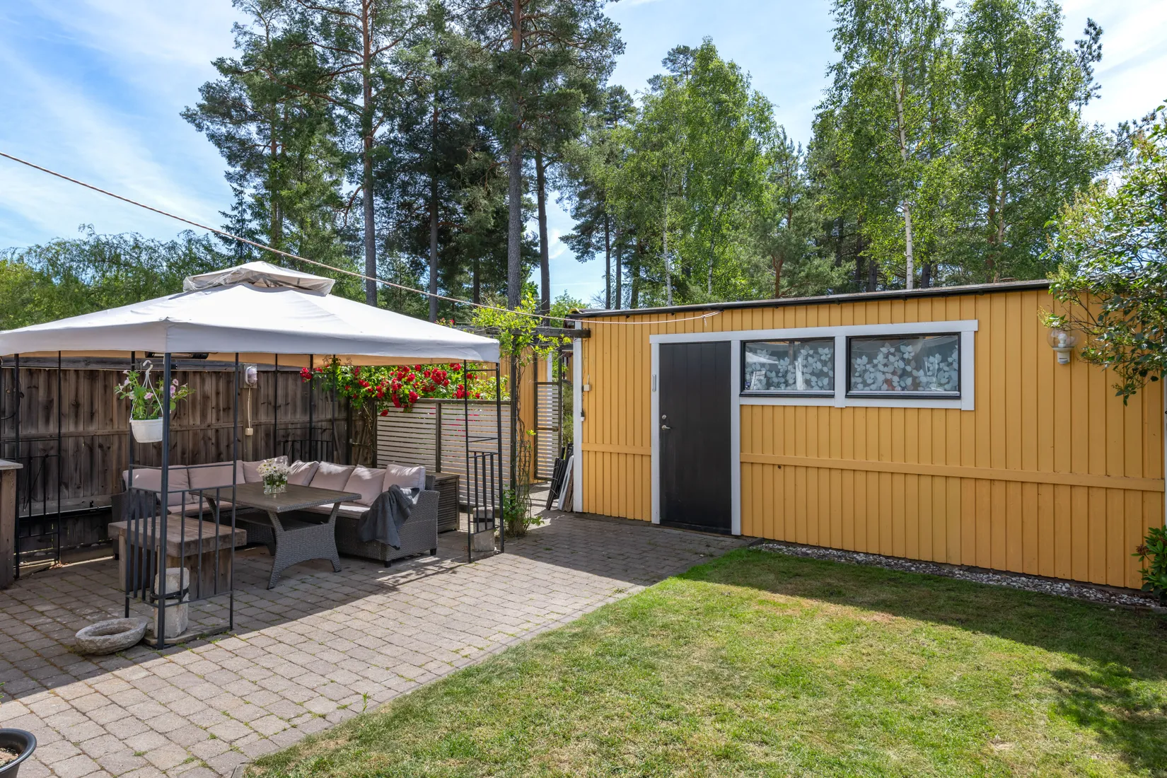 Villa, Radhus, Dianavägen 30, Gribbylund, Täby