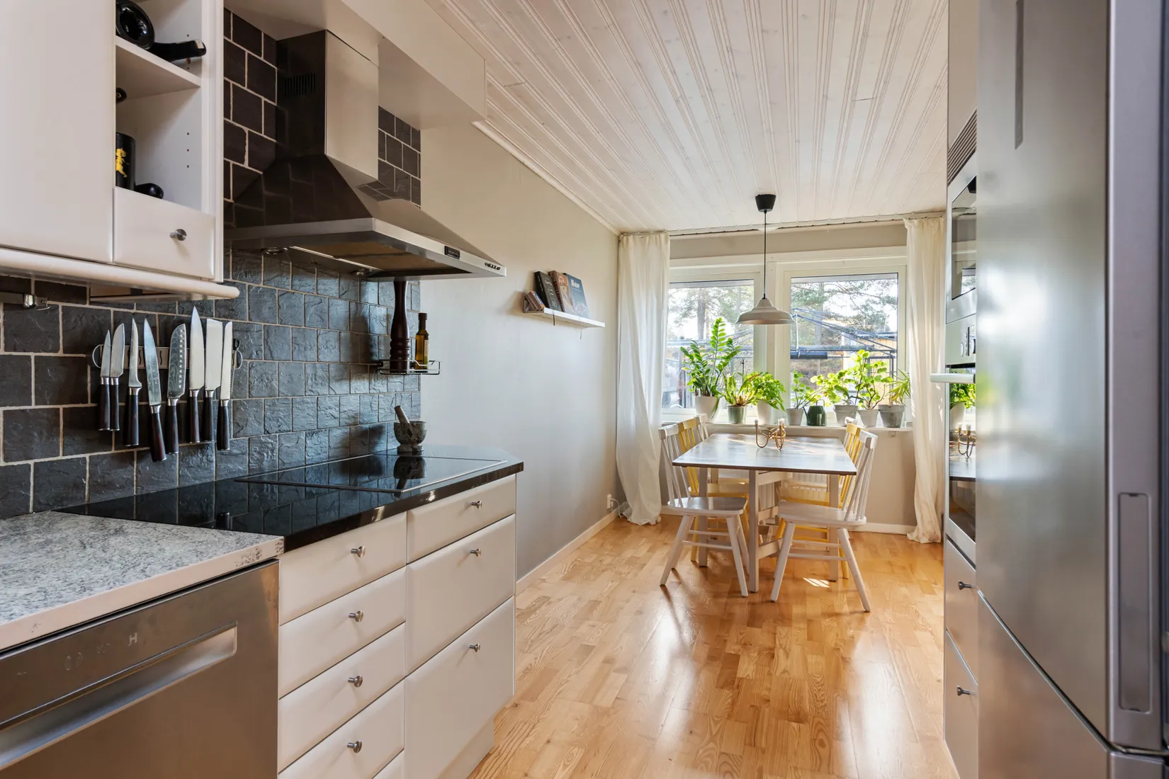 Villa, Radhus, Dianavägen 30, Gribbylund, Täby