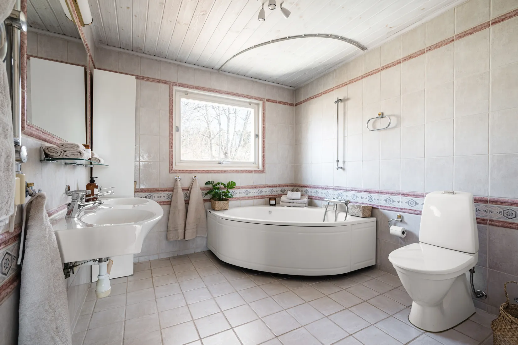 Villa, Strandvägen 31, Bålsta-Fånäs, Håbo