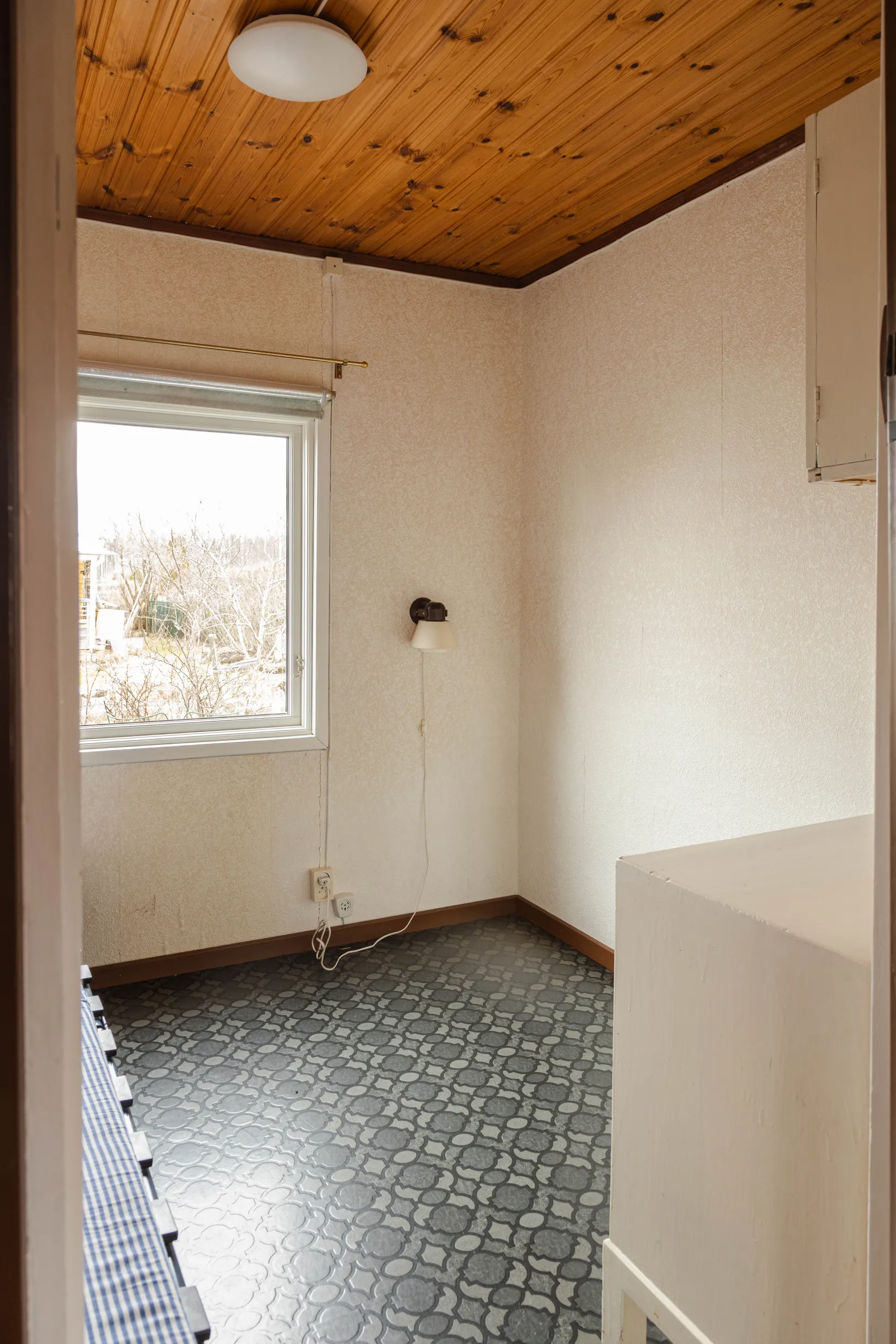 Fritidshus, Femte kolonistigen 2, Hälla, Västerås