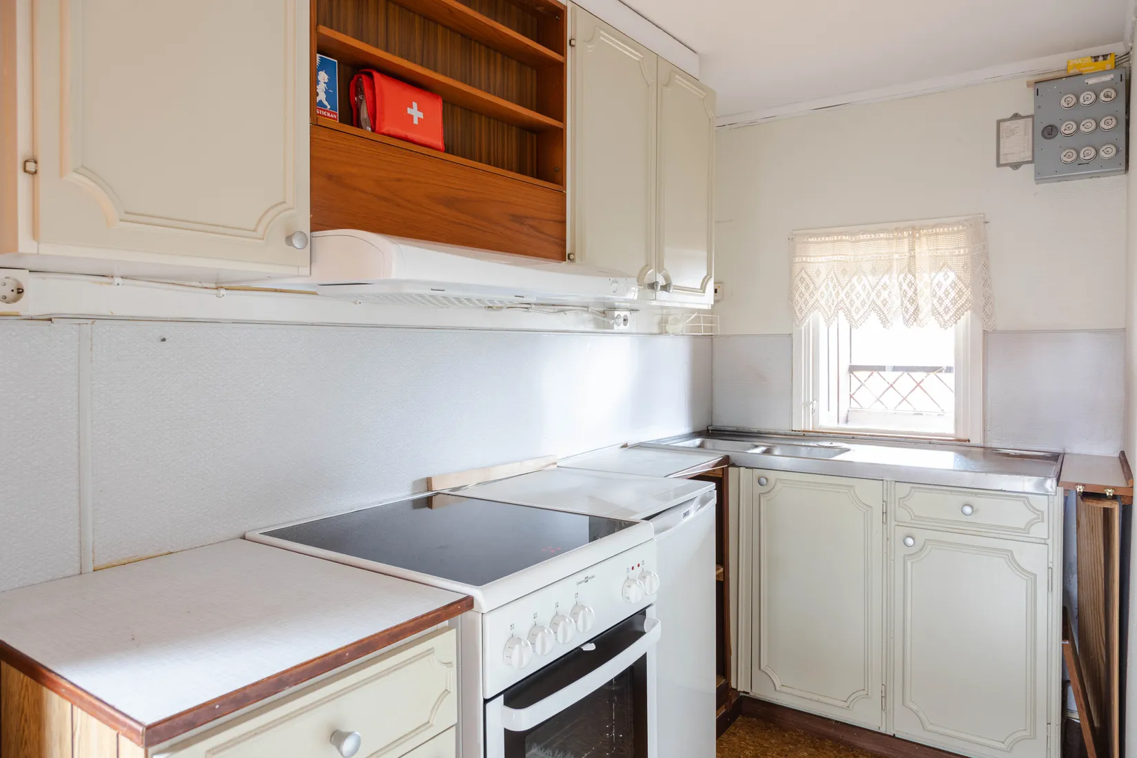 Fritidshus, Femte kolonistigen 2, Hälla, Västerås