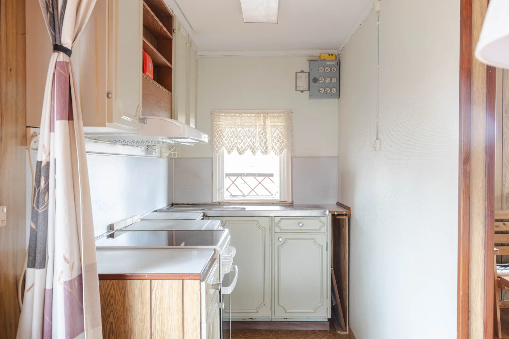 Fritidshus, Femte kolonistigen 2, Hälla, Västerås