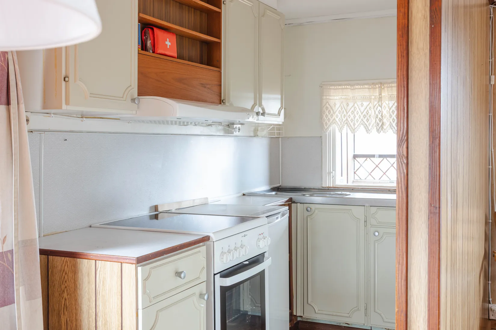 Fritidshus, Femte kolonistigen 2, Hälla, Västerås