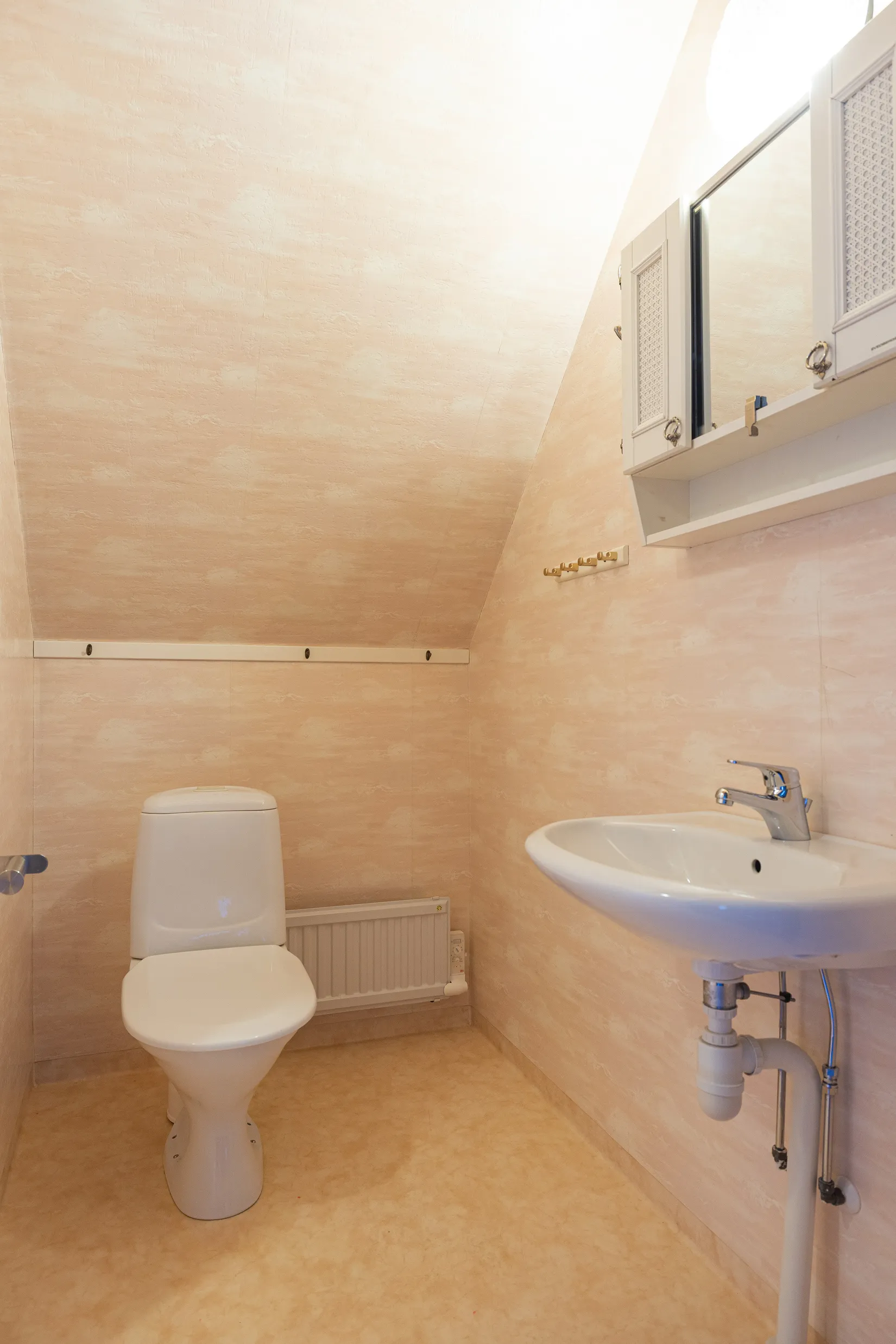 Radhus, Svärmarevägen 76, Fresta, Upplands Väsby