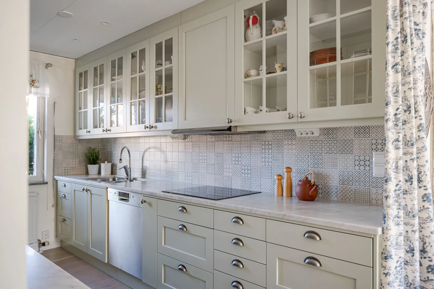 Villa, Hjälmsjögatan 10, Katrineholm Öster, Katrineholm