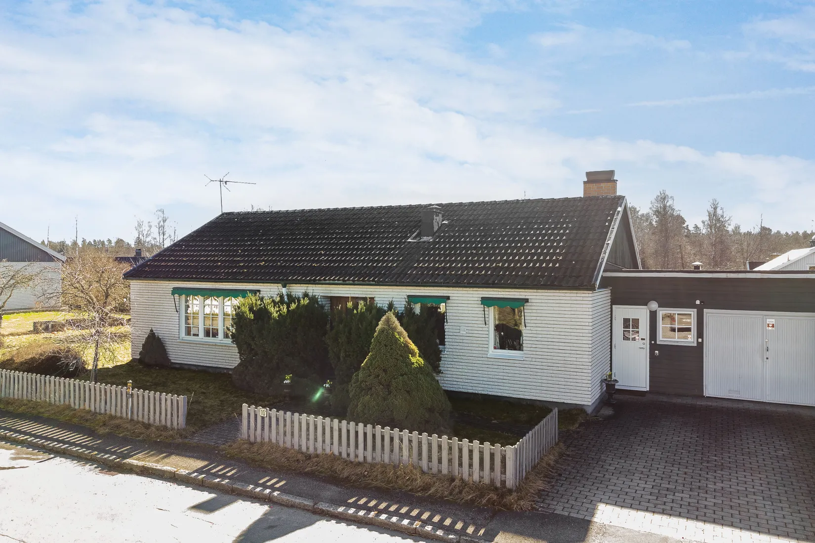 Villa, Hjälmsjögatan 10, Katrineholm Öster, Katrineholm