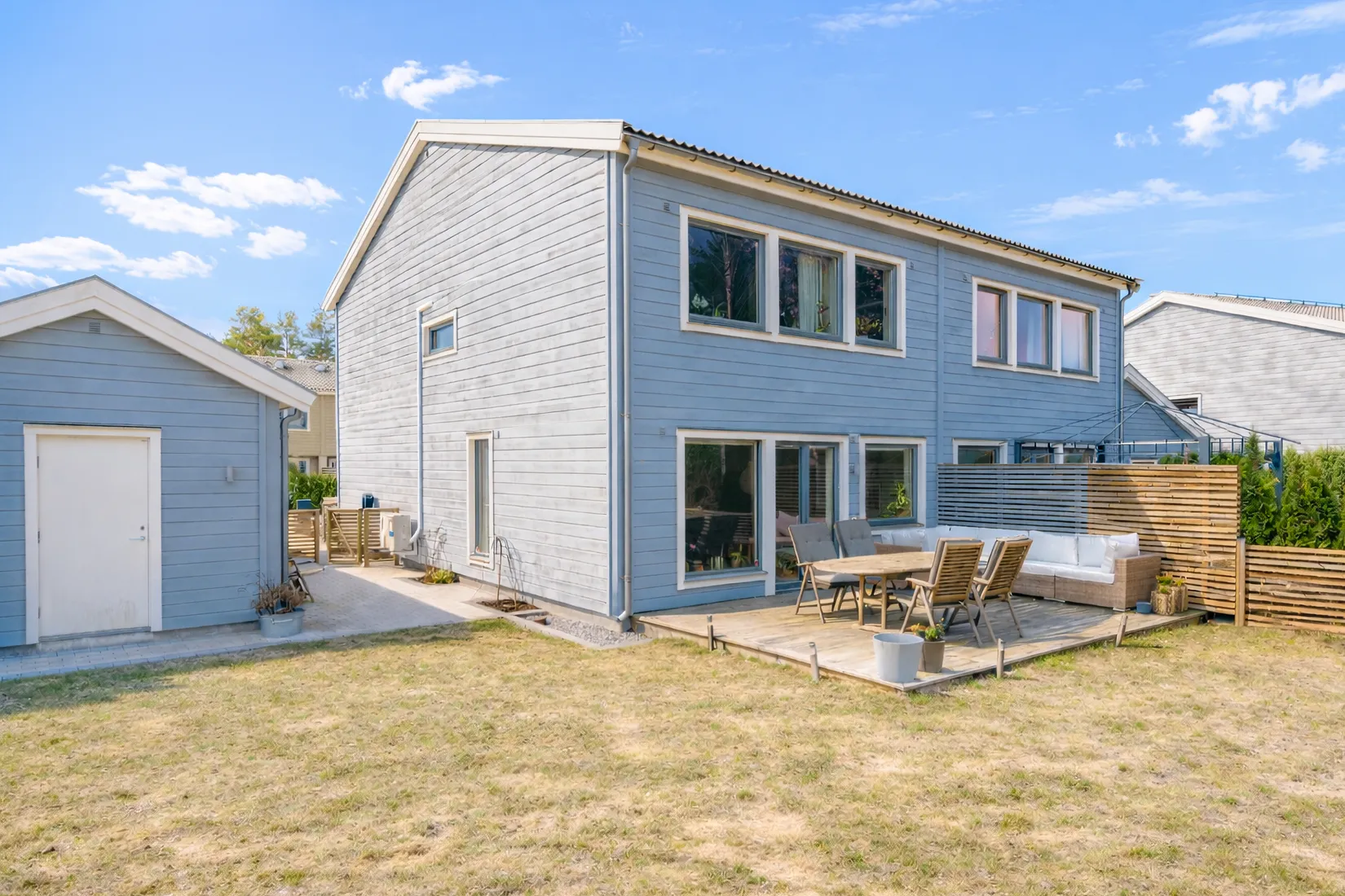 Radhus, Lillmossvägen 16A, Norrboda, Upplands-Bro