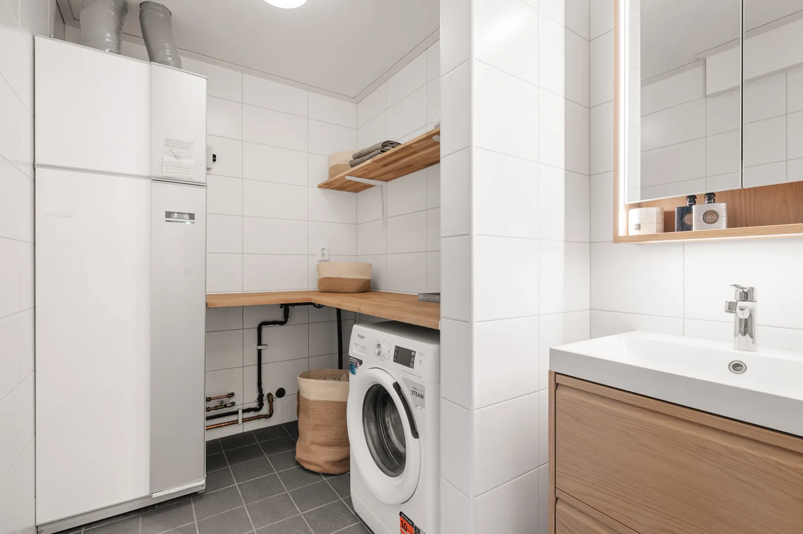 Radhus, Lillmossvägen 16A, Norrboda, Upplands-Bro