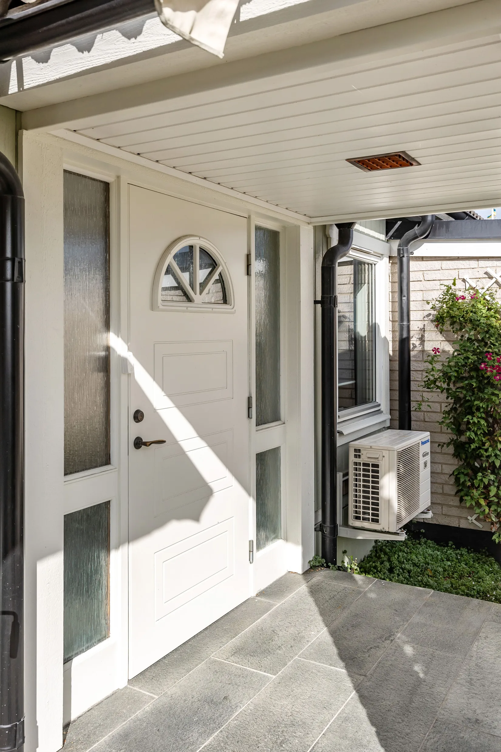 Radhus, Tallåsvägen 36, Tallåsen/Centralt, Strängnäs