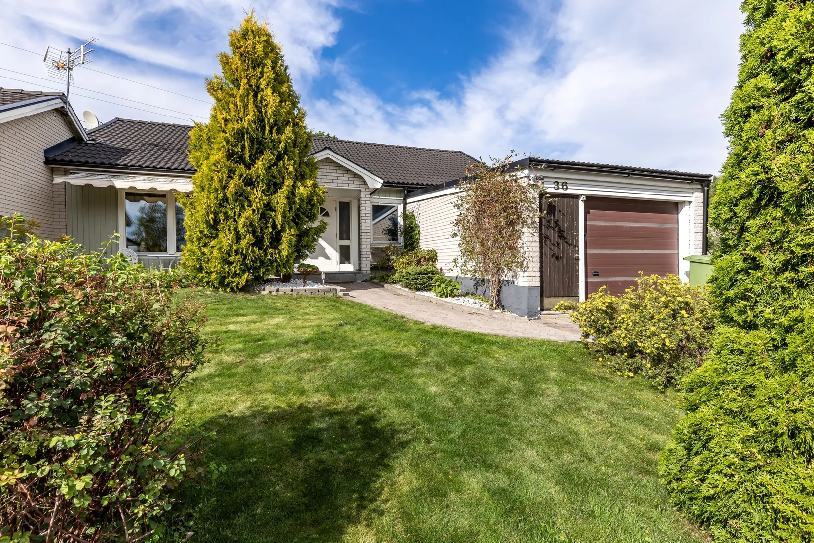 Radhus, Tallåsvägen 36, Tallåsen/Centralt, Strängnäs