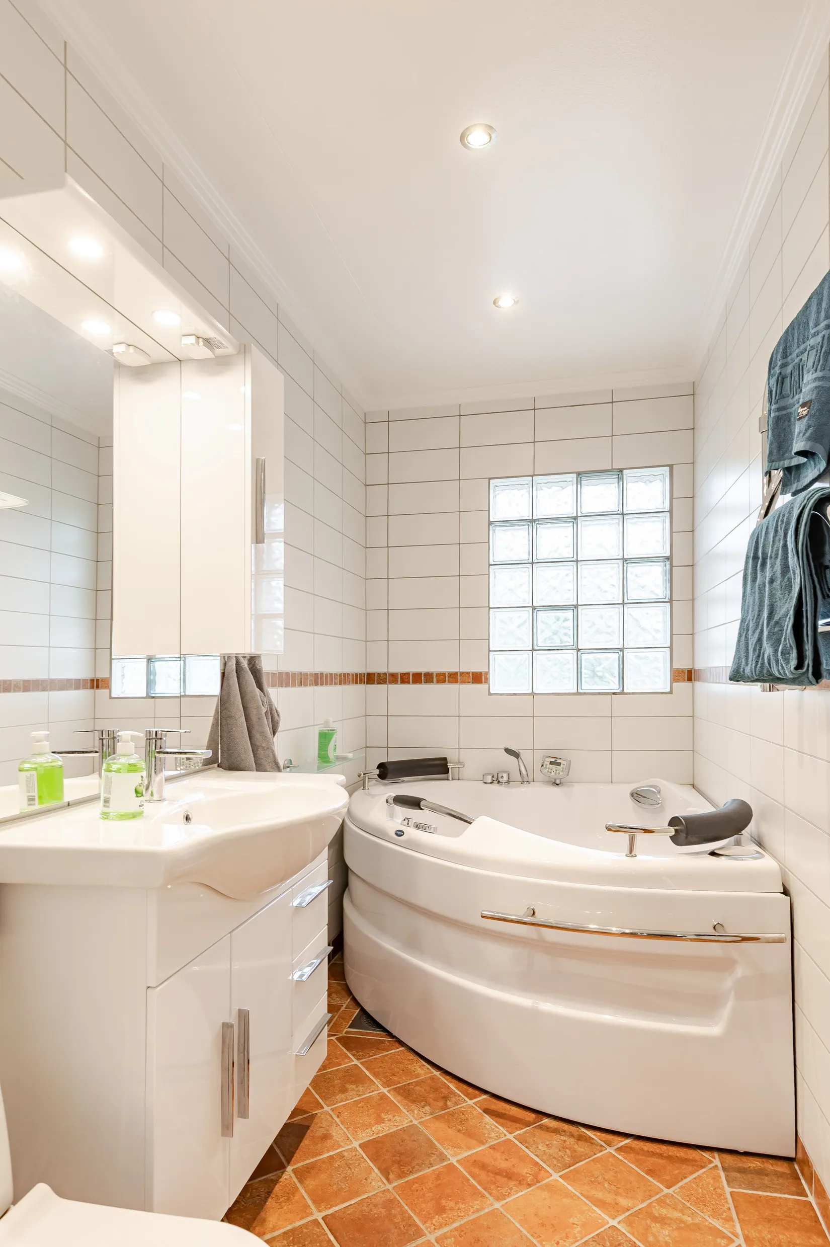Radhus, Tallåsvägen 36, Tallåsen/Centralt, Strängnäs