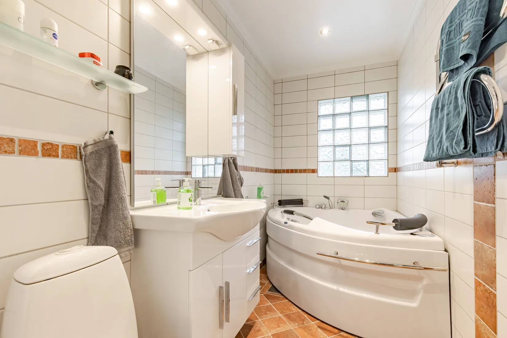 Radhus, Tallåsvägen 36, Tallåsen/Centralt, Strängnäs