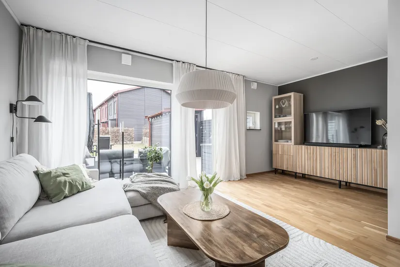 Radhus, Fingerharvsvägen 42, Nedersta, Haninge