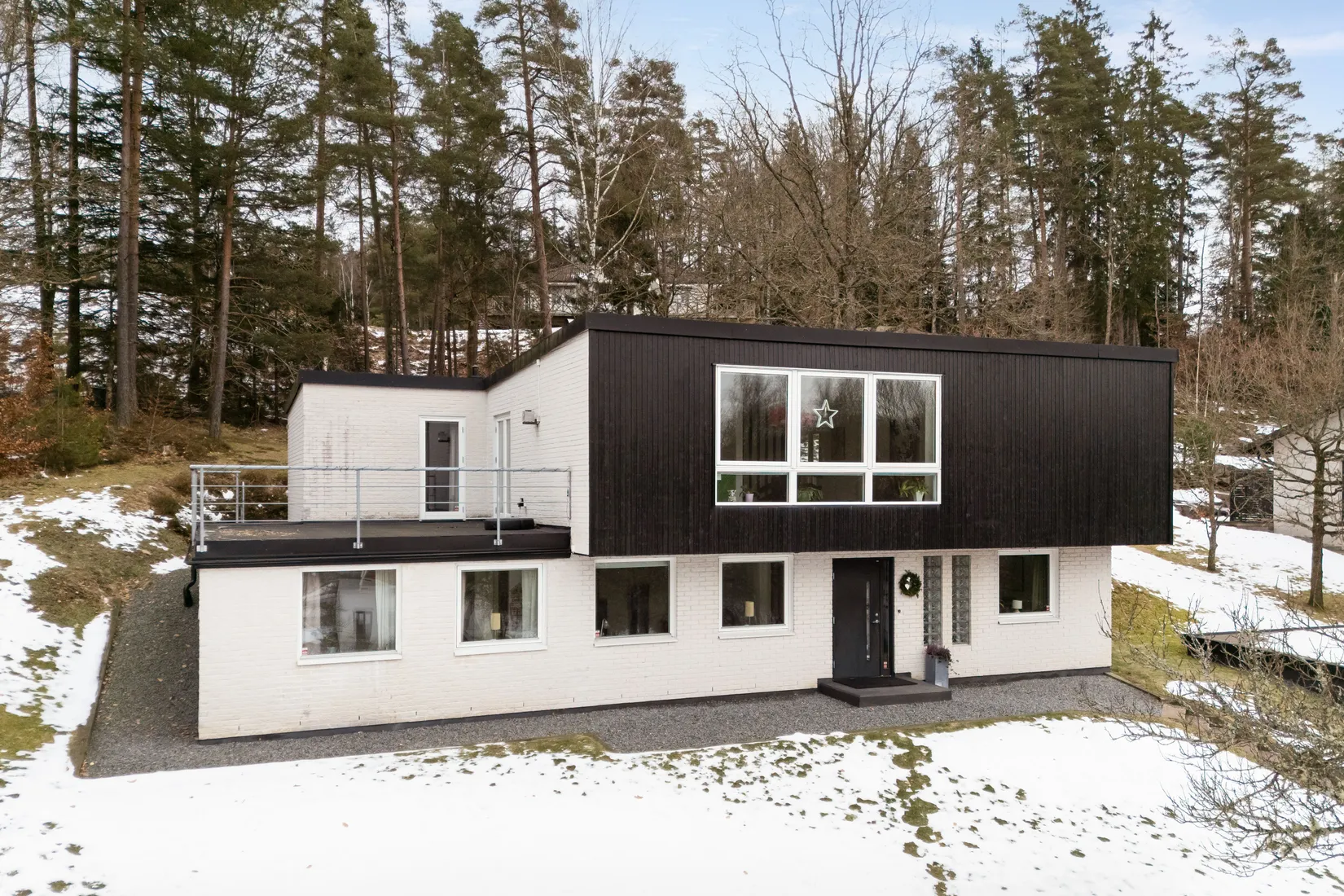 Villa, Kyrkogatan 46, Kinna, Mark