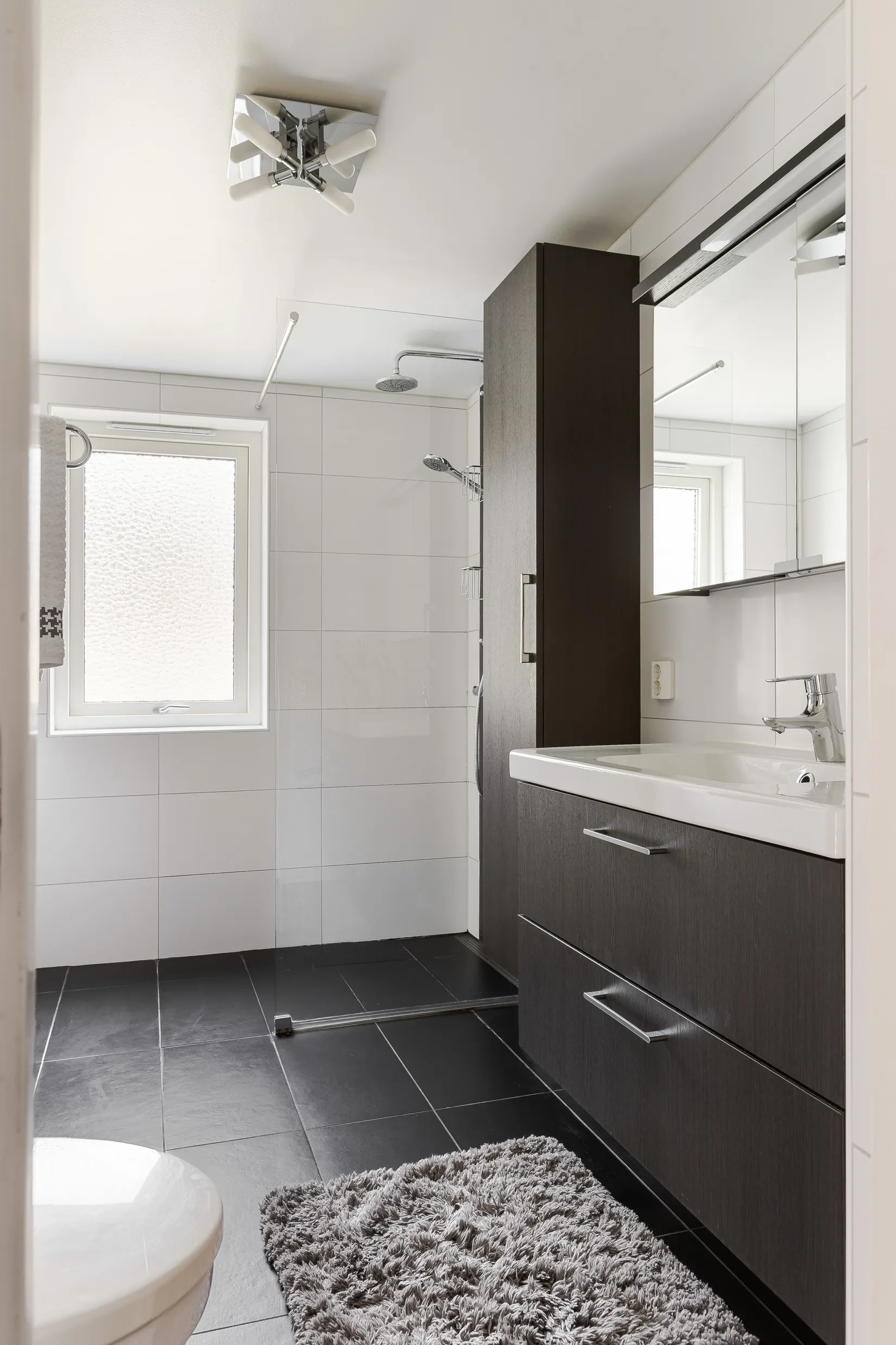 Villa, Kyrkogatan 46, Kinna, Mark