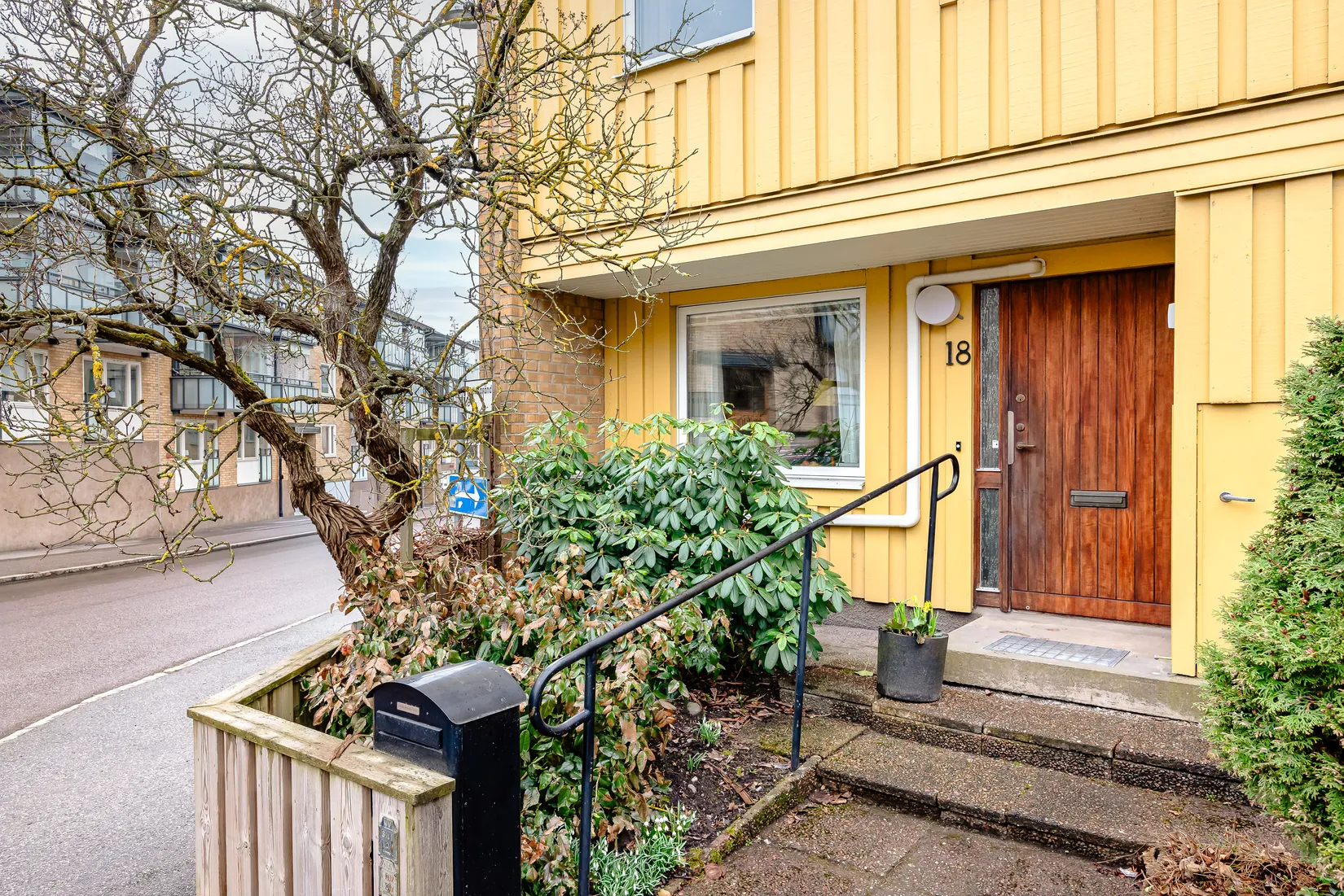 Villa, Radhus, Vattengränd 18, Väster, Nyköping