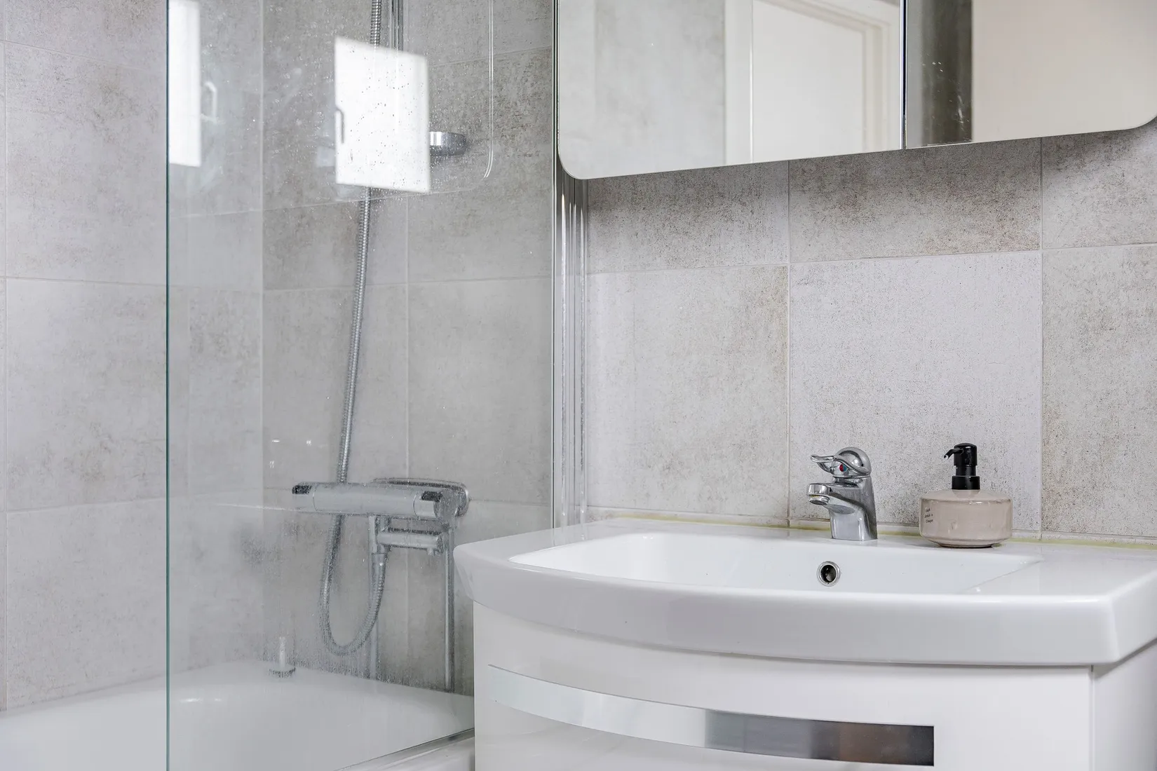 Villa, Radhus, Blomsterkungsvägen 142, Hässelby/Backlura, Stockholm