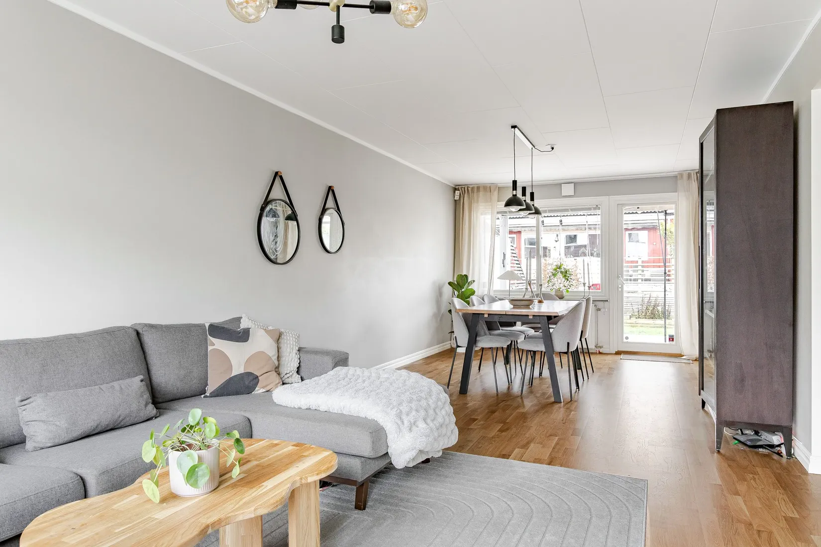 Villa, Radhus, Blomsterkungsvägen 142, Hässelby/Backlura, Stockholm