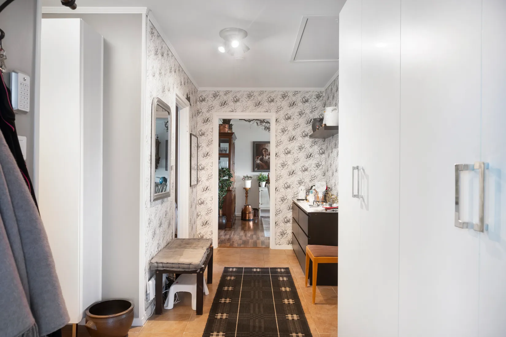 Villa, Radhus, Hantverkaregatan 2, Vara - Centralt, Vara