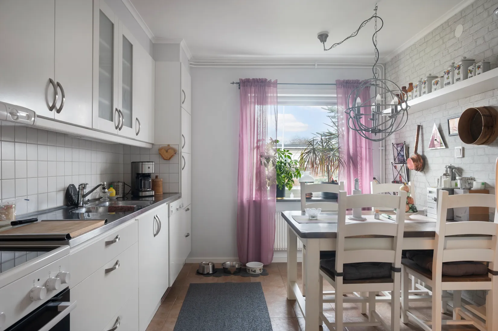 Villa, Radhus, Hantverkaregatan 2, Vara - Centralt, Vara