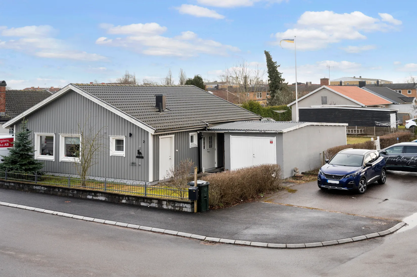 Villa, Radhus, Hantverkaregatan 2, Vara - Centralt, Vara