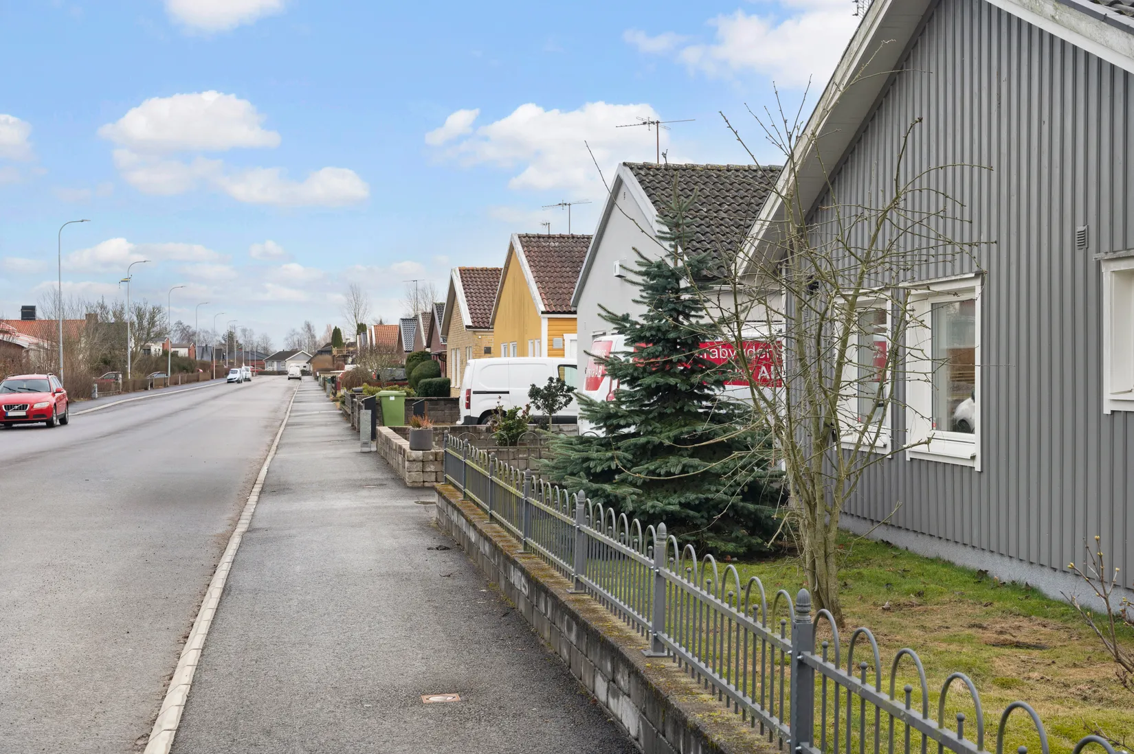 Villa, Radhus, Hantverkaregatan 2, Vara - Centralt, Vara