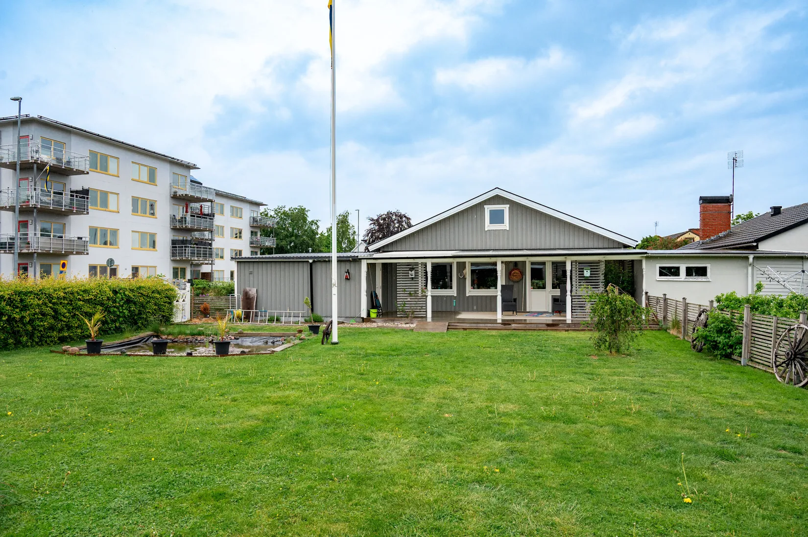 Villa, Radhus, Hantverkaregatan 2, Vara - Centralt, Vara