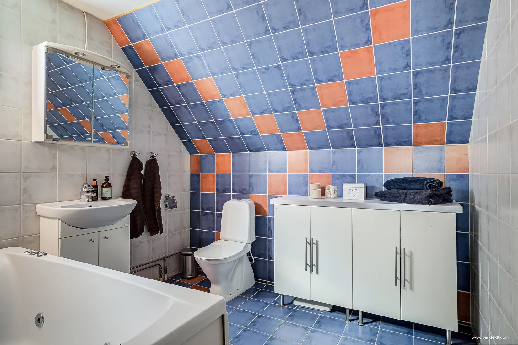 Villa, Radhus, Åskmolnsvägen 36, Storvreta, Uppsala