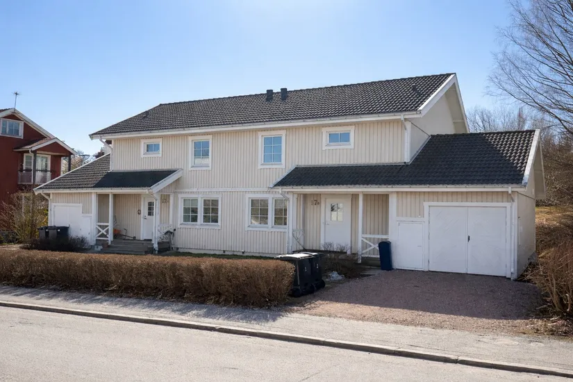 Radhus, Ådalsvägen 17, Bondjöstaden, Härnösand