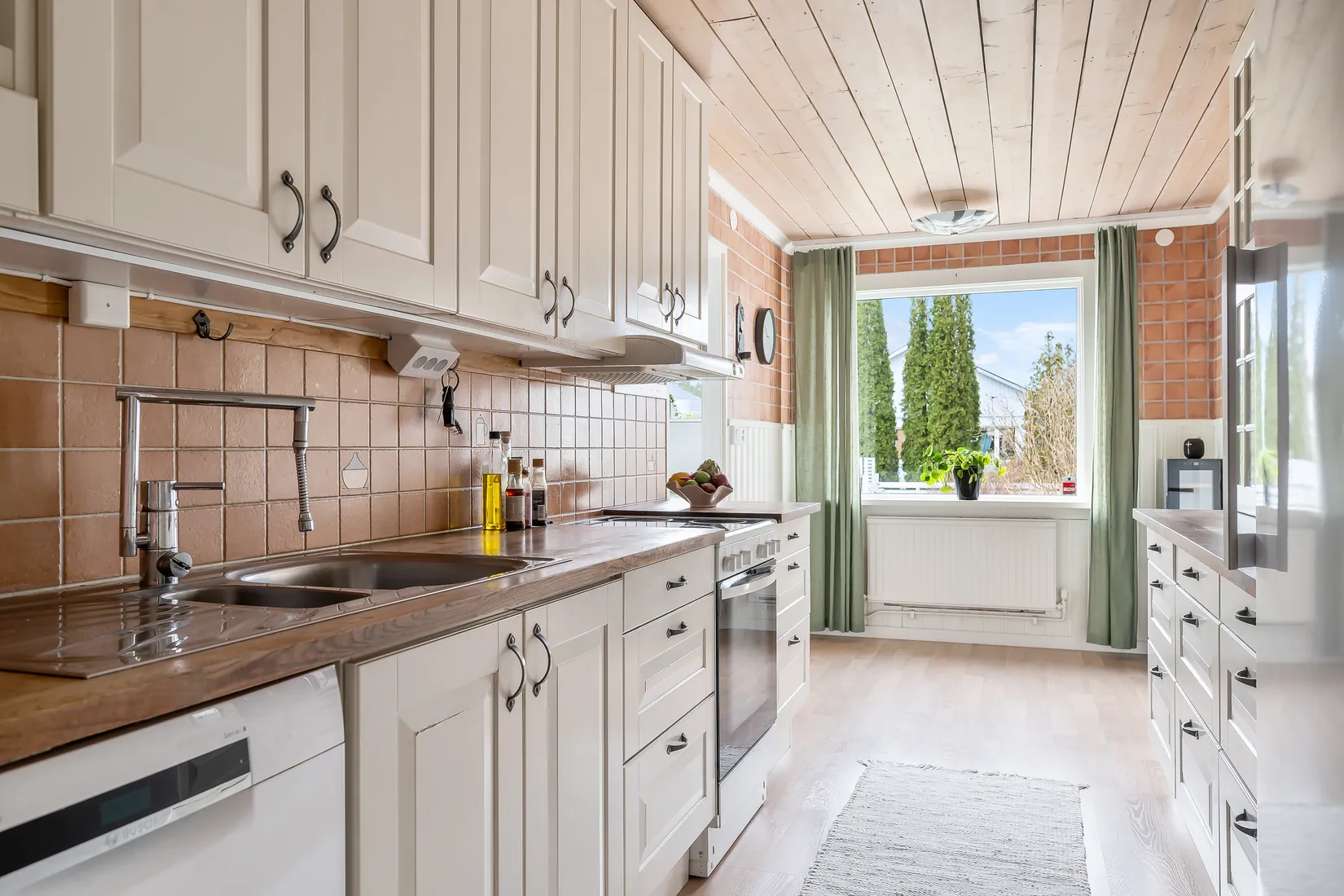 Villa, Radhus, Prästkragevägen 1, Sunnerby, Nynäshamn