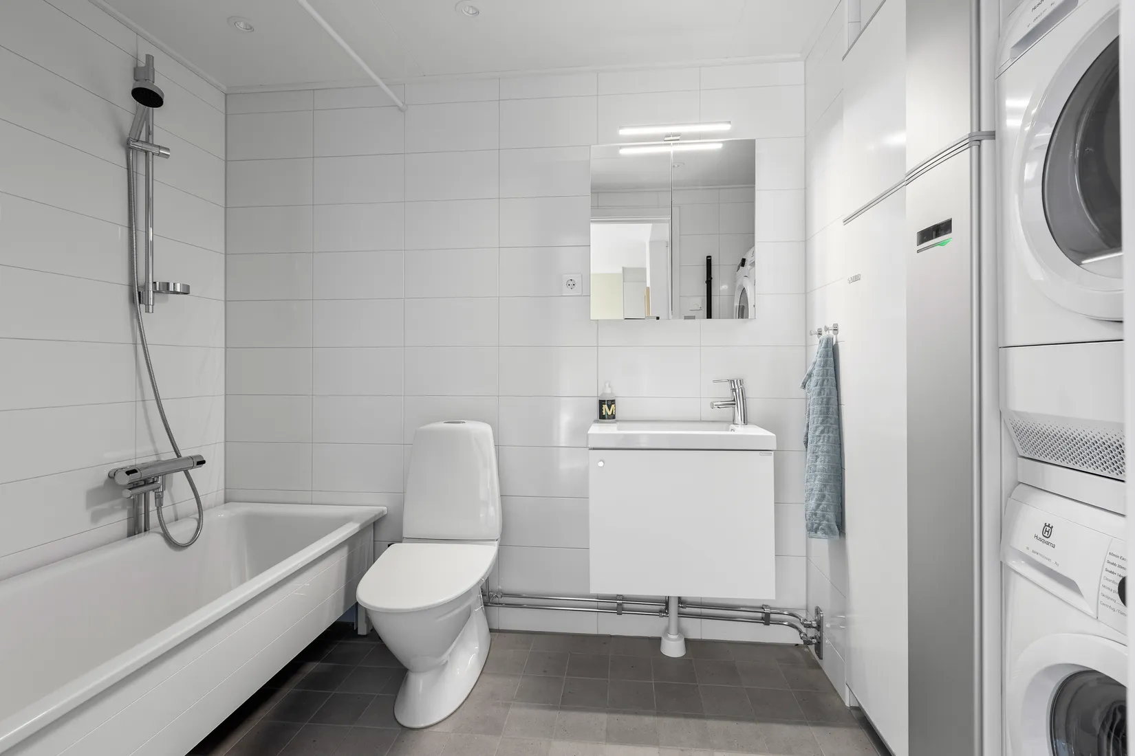 Bostadsrätt, Radhus, Kontringsvägen 28, Ekerö Träkvista, Ekerö