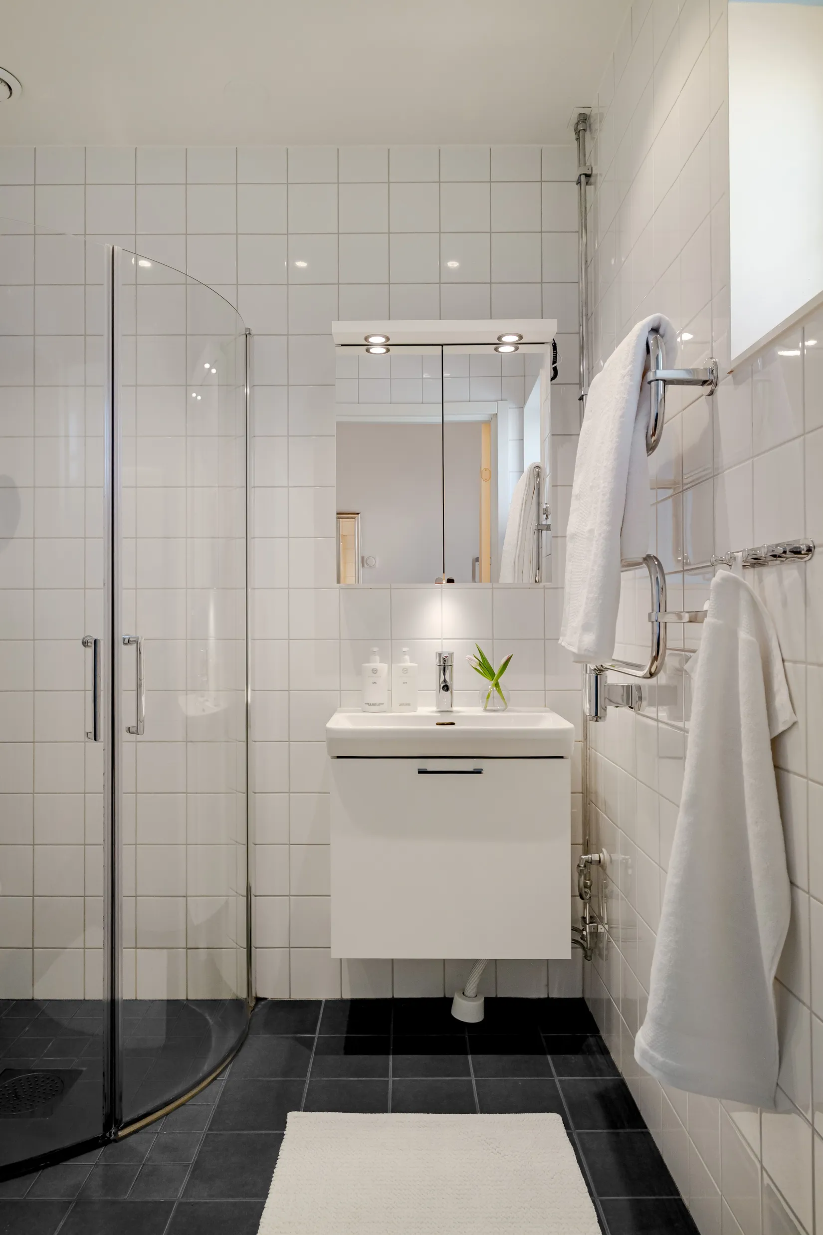 Bostadsrätt, Radhus, Järnvägsgatan 35, Frönäs, Gnesta