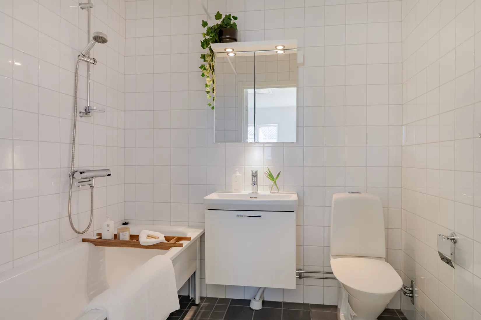 Bostadsrätt, Radhus, Järnvägsgatan 35, Frönäs, Gnesta